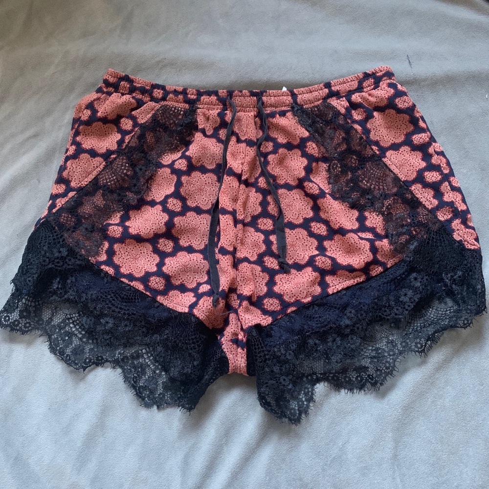 Patterned lace drawstring shorts
